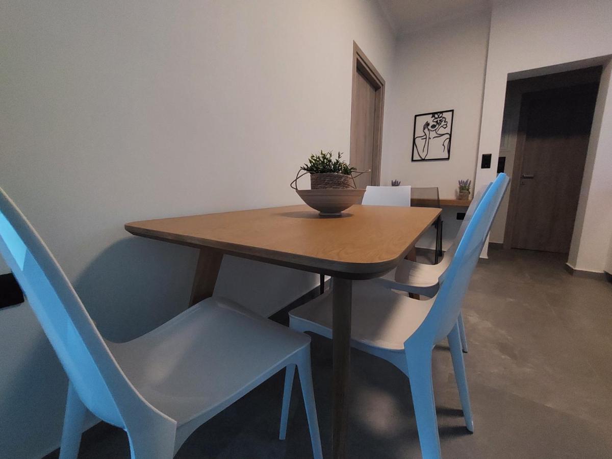 Christellie Luxury Apartment Kiáton 外观 照片