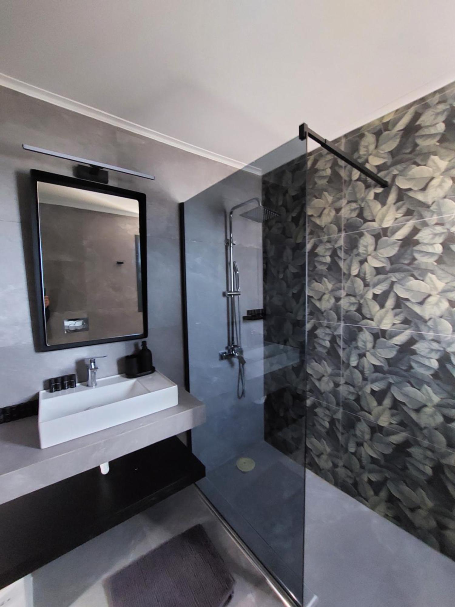 Christellie Luxury Apartment Kiáton 外观 照片