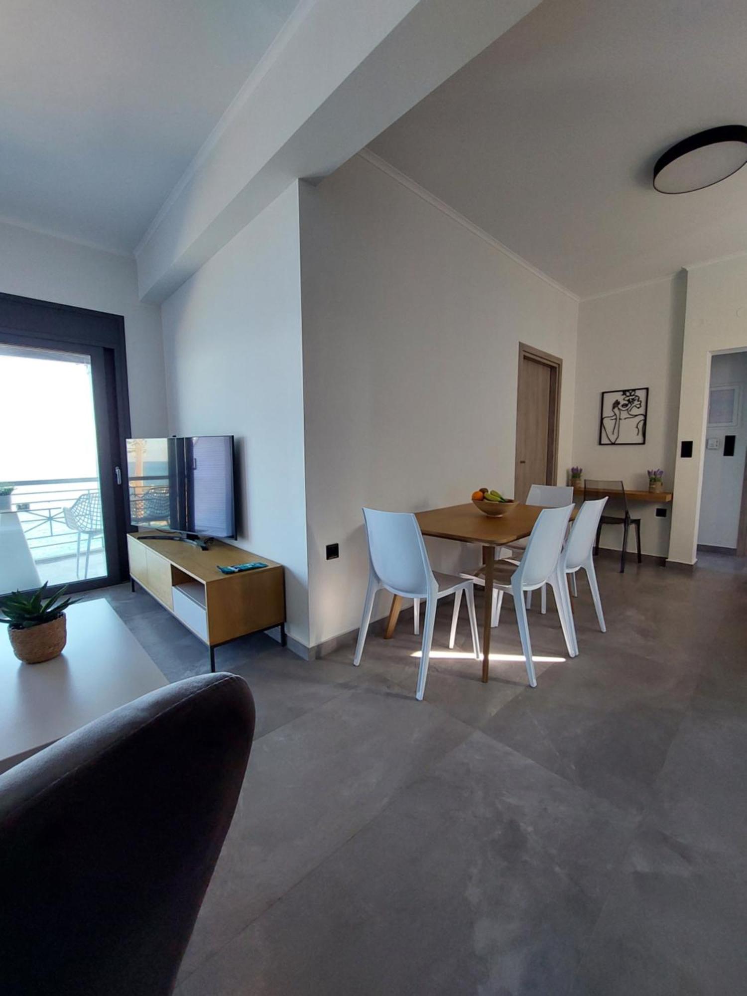 Christellie Luxury Apartment Kiáton 外观 照片